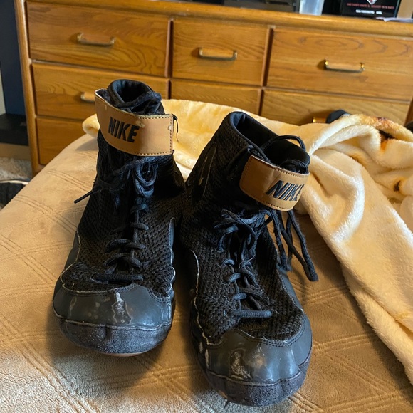 Nike Inflict Wrestling Shoes - Picture 2 of 5